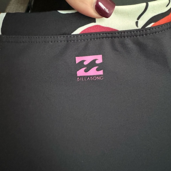 Billabong Rash Guard - Picture 5 of 5